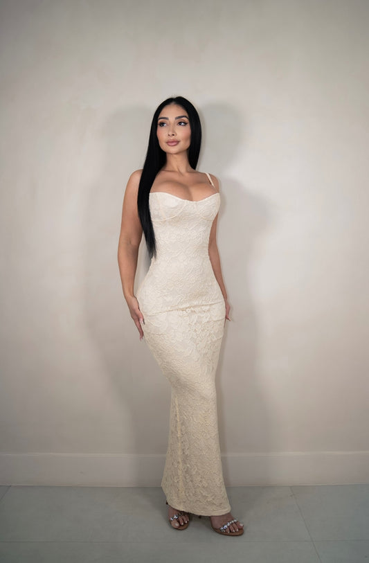 Flor Lace Maxi Dress