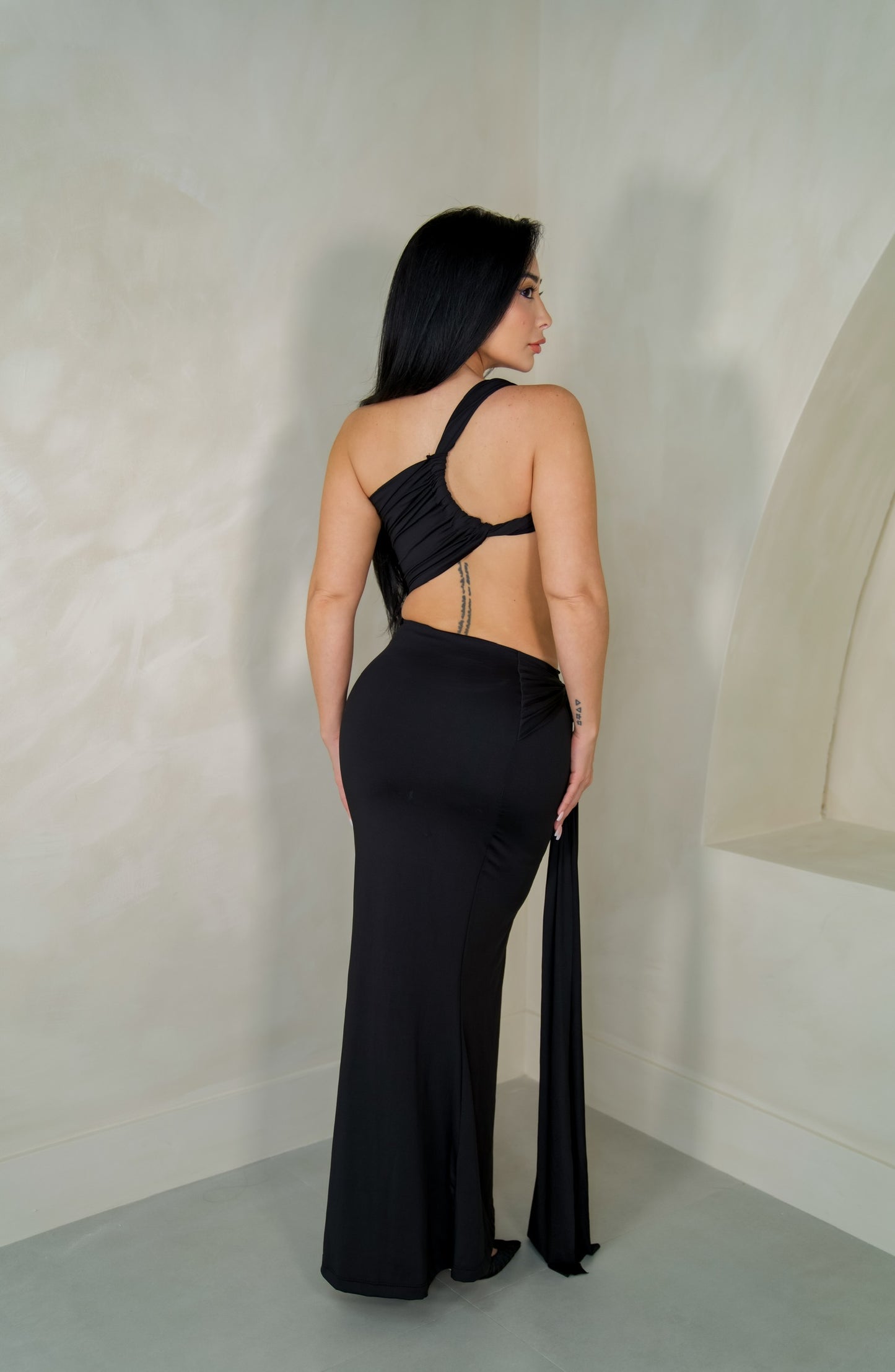Amra Black Maxi