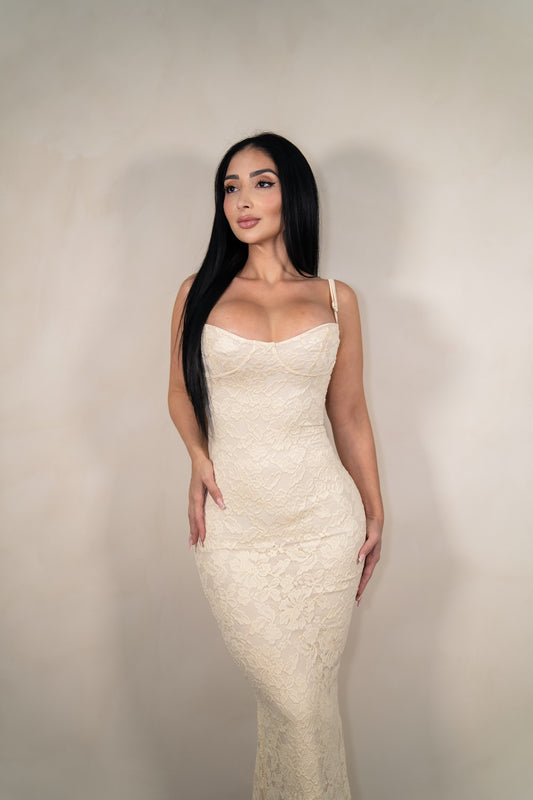 Flor Lace Maxi Dress
