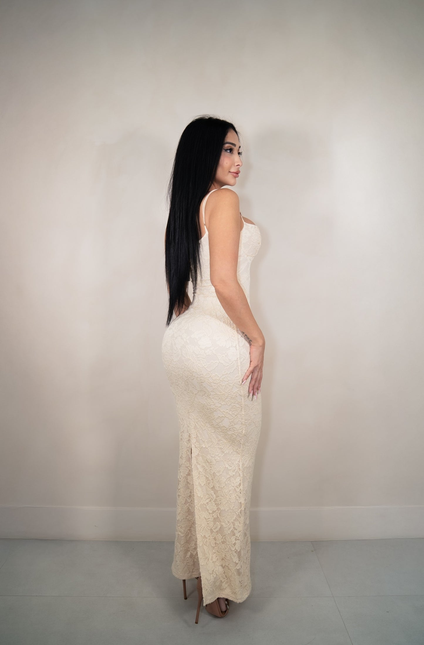 Flor Lace Maxi Dress